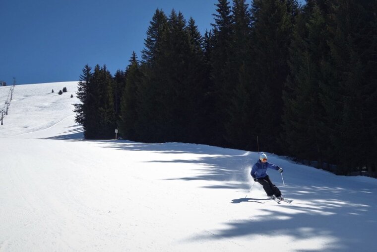 It's sunny spring skiing time in Chamonix