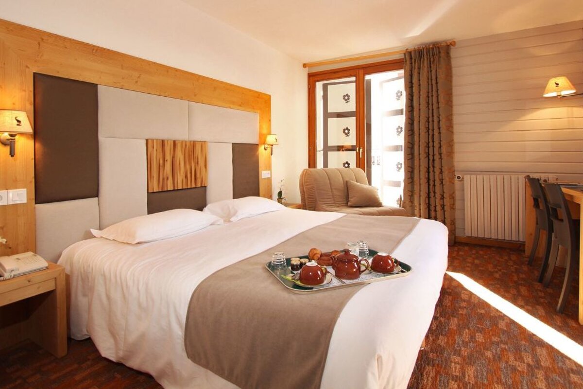 La Galise Hotel, Val d'Isere double bedroom