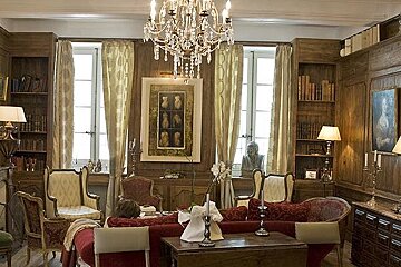Le Clos Violette lounge room
