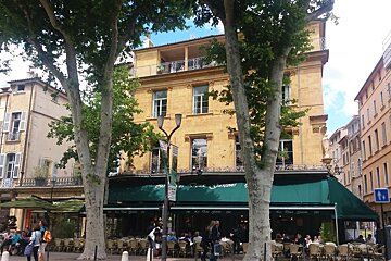 Les Deux Garcons Restaurant Review