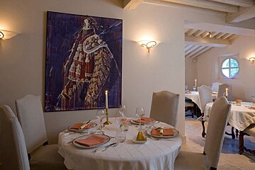 Benvengudo Restaurant, Les Baux interior