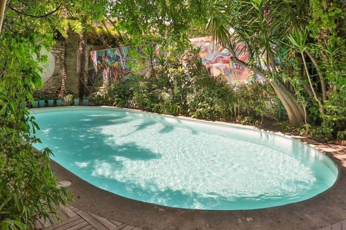 Hôtel Windsor outdoor swimming pool