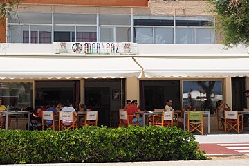 the outside of a restaurant in can picafort