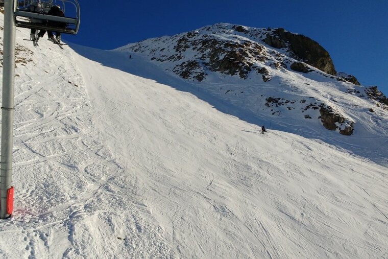 Shredding the reds and blacks in Les Deux Alpes 2018