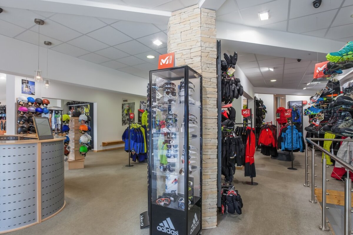 Skimium - Sport Emotion Centre Ski Hire, Les Deux Alpes shop interior