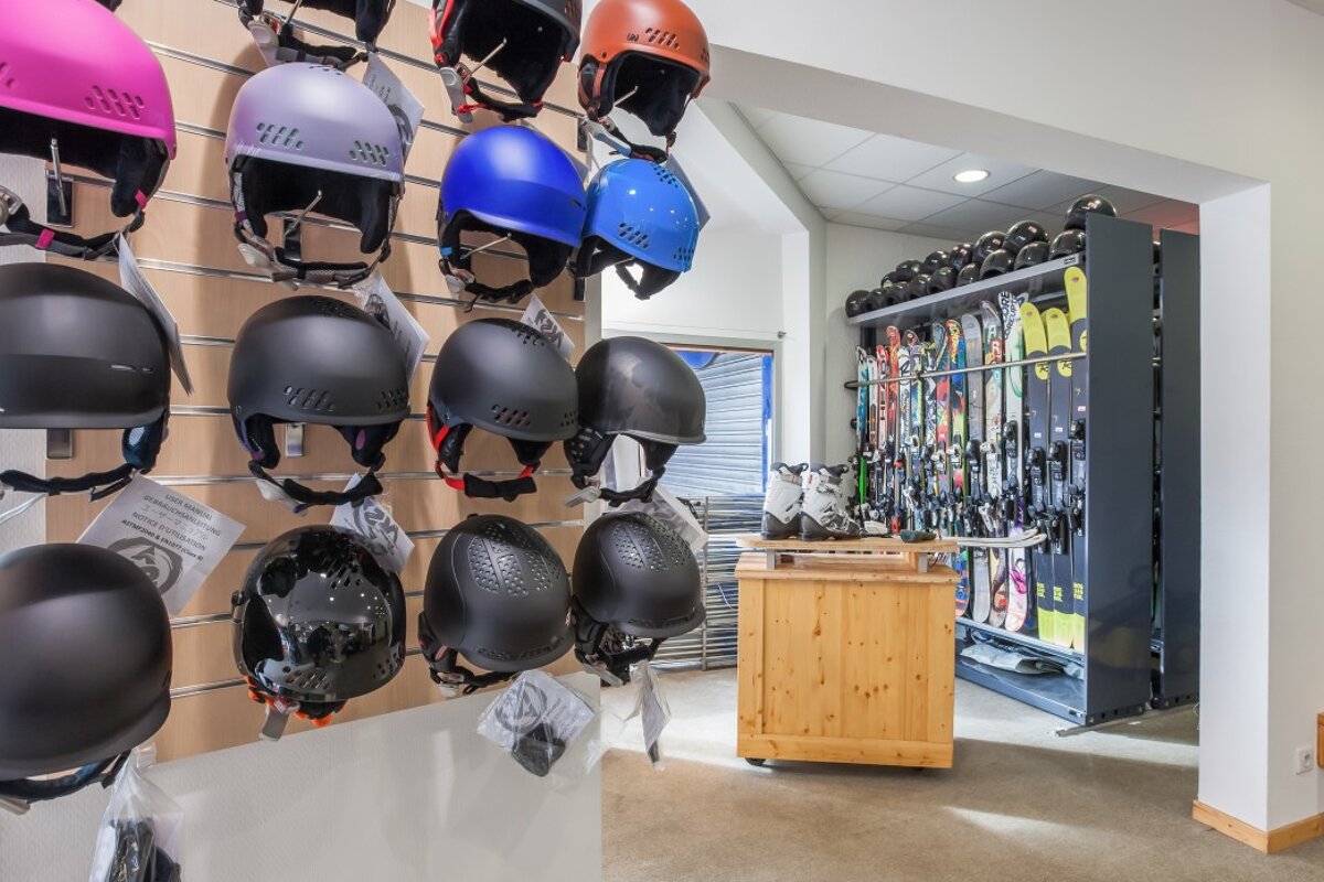 Skimium - Sport Emotion Centre Ski Hire, Les Deux Alpes shop interior