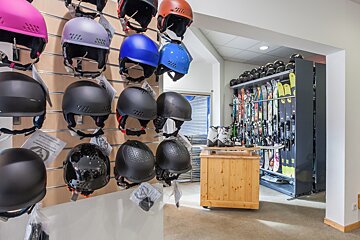 Skimium - Sport Emotion Centre Ski Hire, Les Deux Alpes shop interior