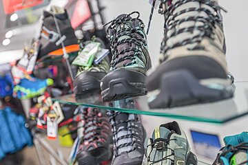 Skimium - Sport Emotion Centre Ski Hire, Les Deux Alpes shop interior