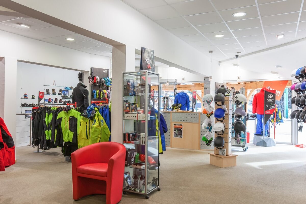 Skimium - Sport Emotion Centre Ski Hire, Les Deux Alpes shop interior