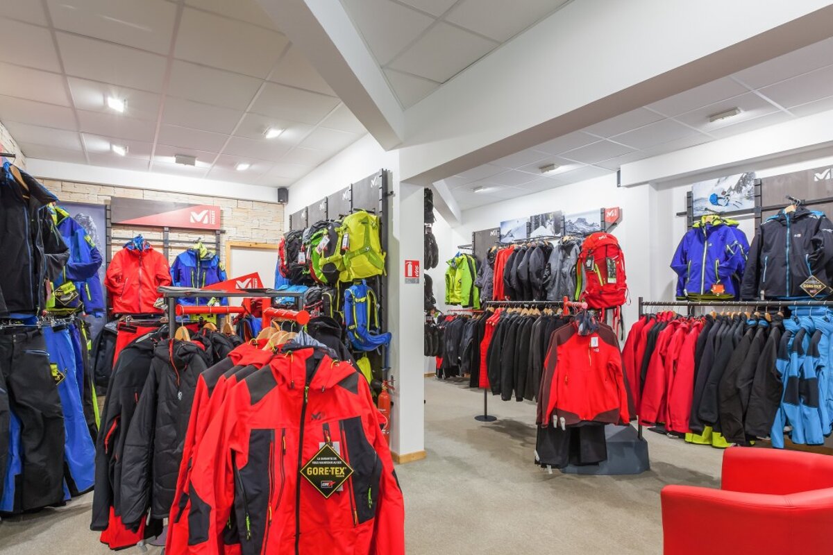 Skimium - Sport Emotion Centre Ski Hire, Les Deux Alpes shop interior