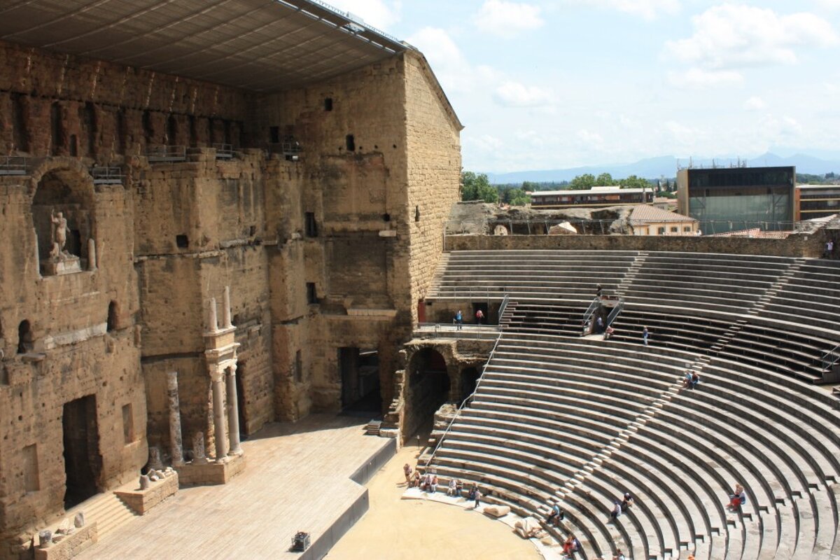a covered stage at an amphitheatre