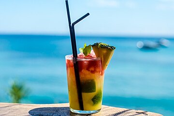 Amante Beach Club, Cala Llonga