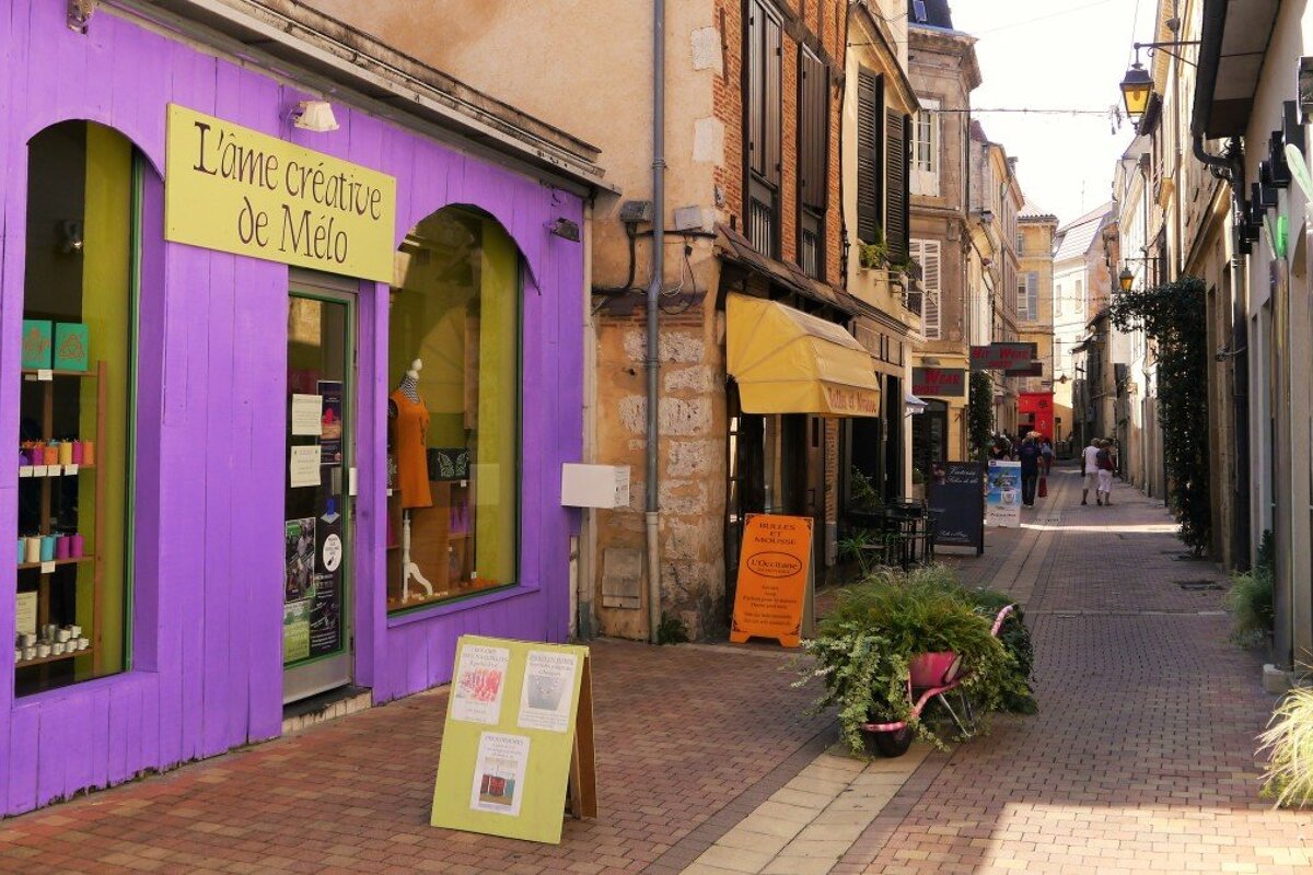 a shop & pedestrian street in bergerac
