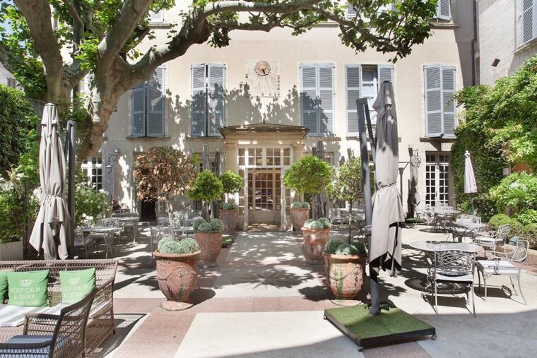 Top 6 luxury hotels in Avignon for 2019