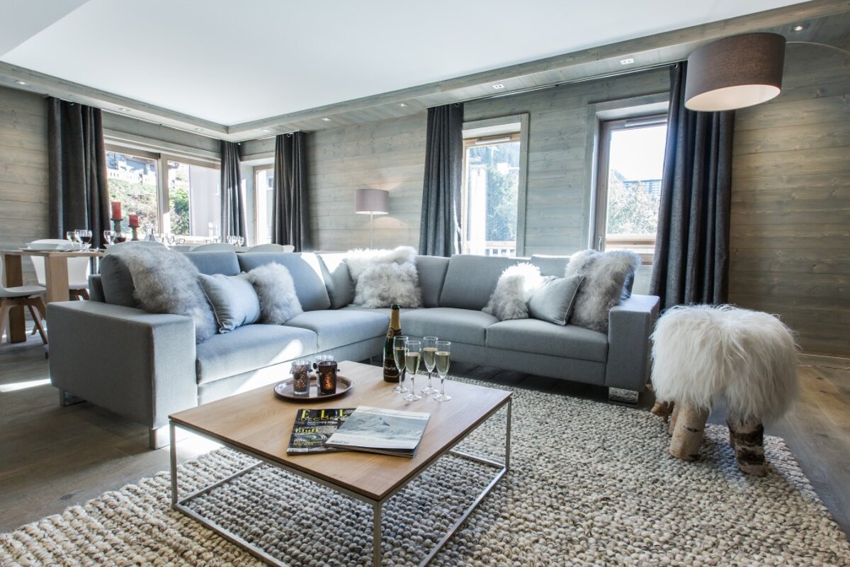 Whistler Lodge B13 & 14 Apartments, Courchevel Moriond 1650 living-room