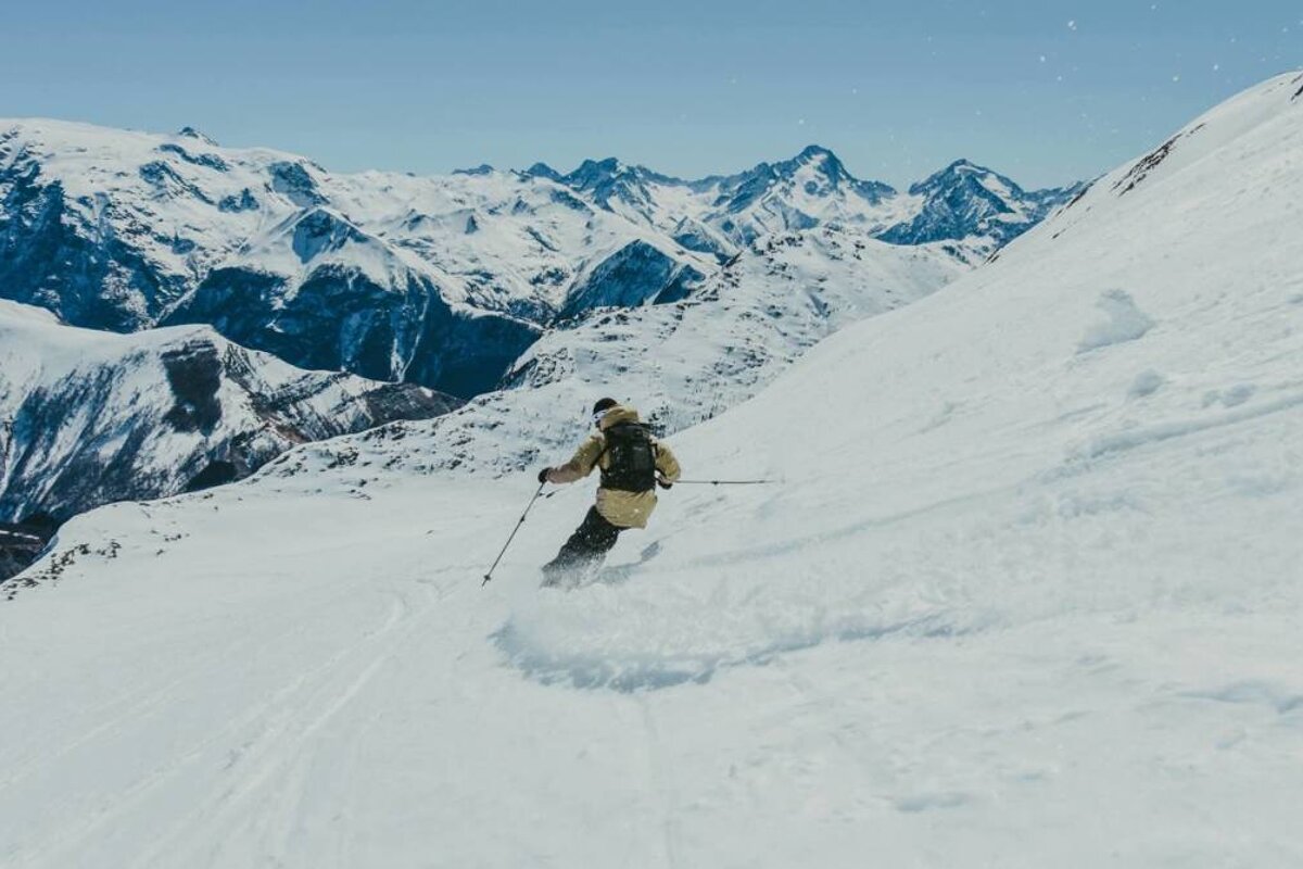 7 reasons to book your 2019/20 Alpe d'Huez ski break early
