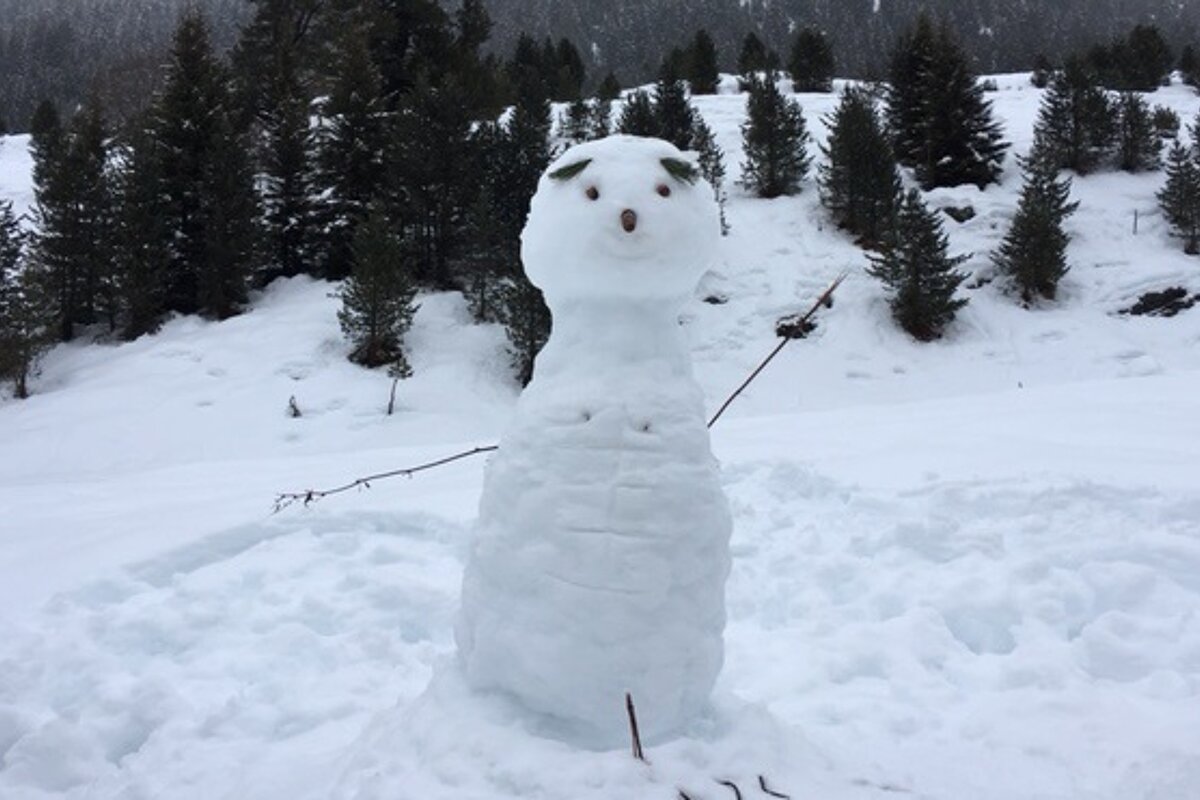 a snowman out front from a restaurant