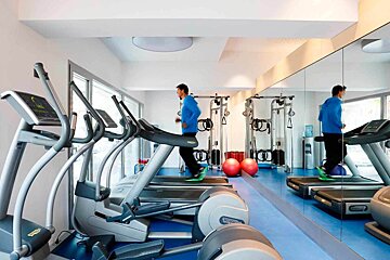 Cinq Mondes Spa, Antibes gym room