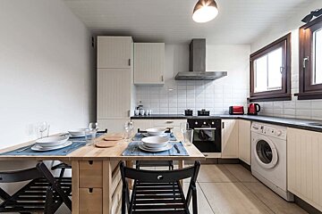 Plein Soleil No.4 Apartment, Morzine kitchen