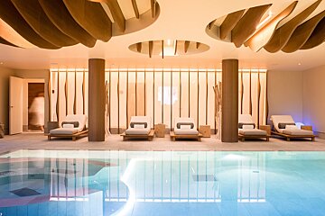 Six Senses 2 Bedroom Mountain View Apartment, Courchevel 1850 spa area