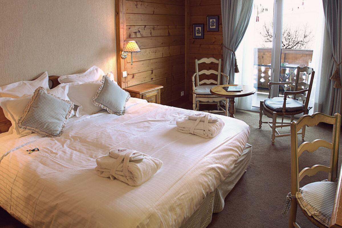 La Marmotte Hotel, Les Gets double bedroom
