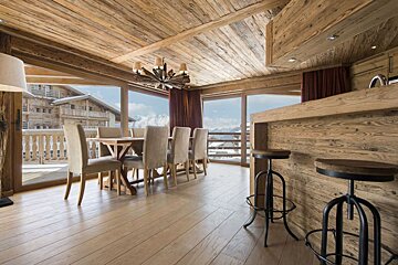 No.5 - 4 Apartment, Verbier - Centre dining room 