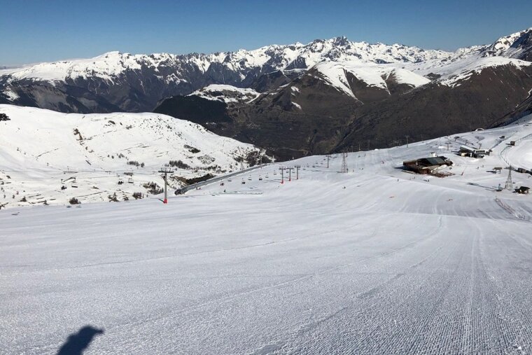 Sunny spring days in Les 2 Alpes