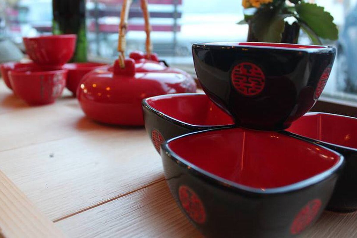 japanese style teapot and cups