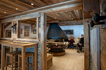 Chalet Pre Saint Esprit Restaurant, Les Arcs 1950 interior