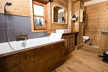 Les Oursons Chalet, La Tania bathroom