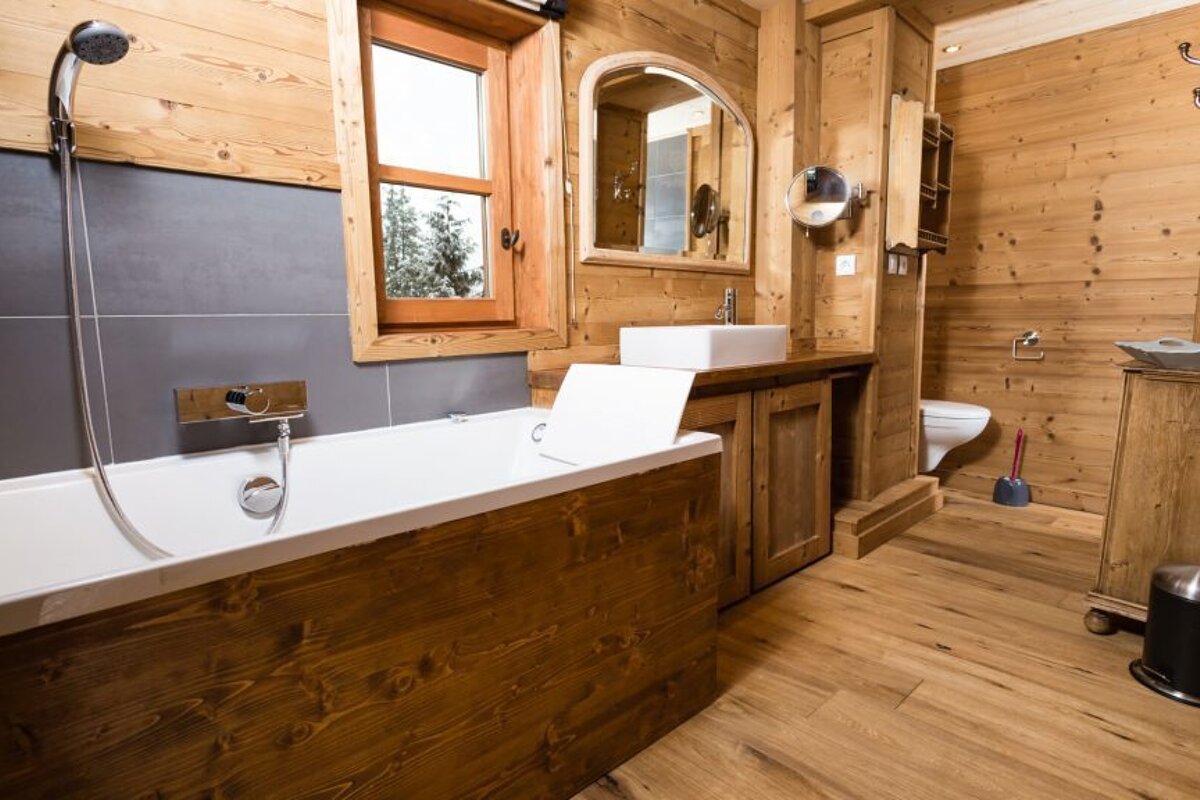 Les Oursons Chalet, La Tania bathroom