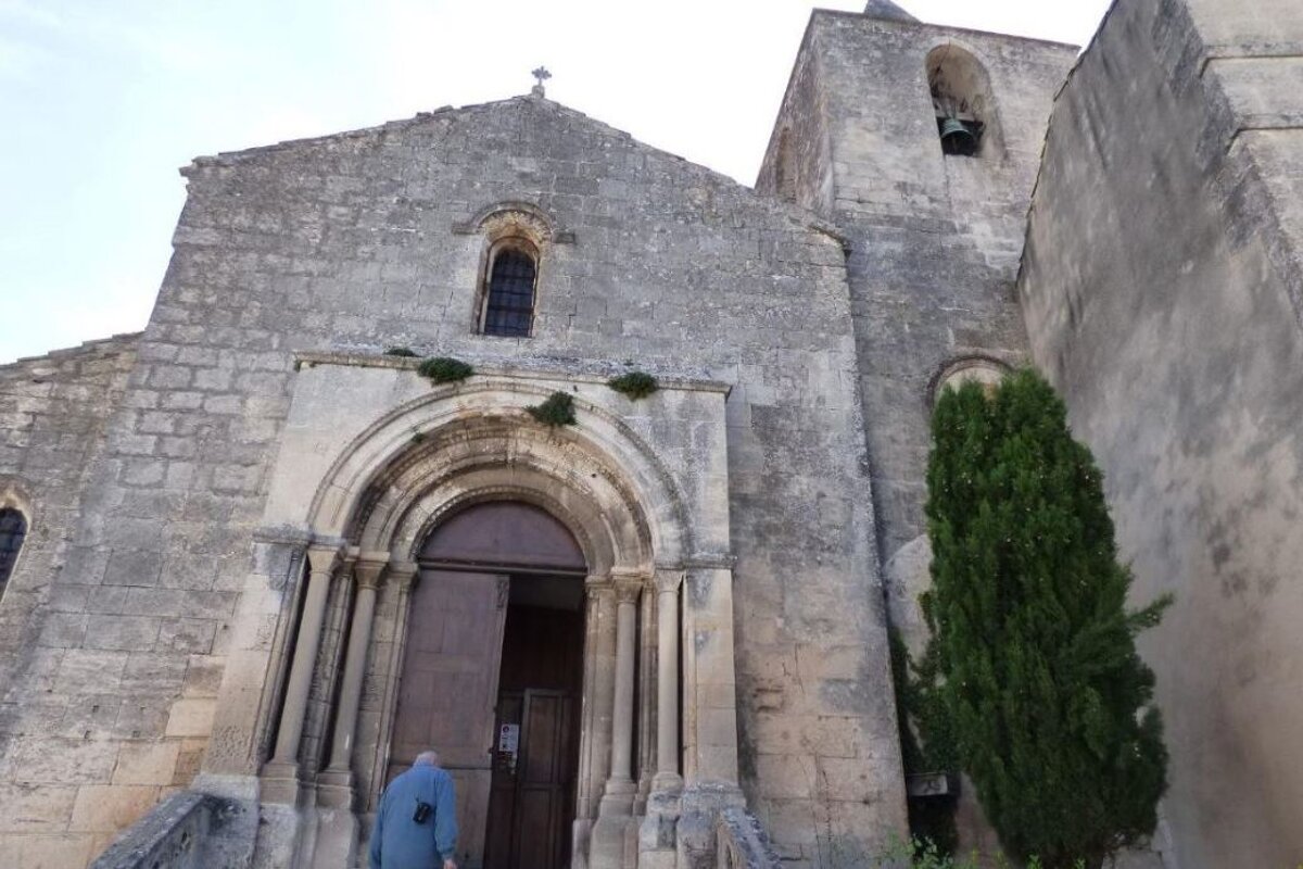 Saint Vincent Church, Les Baux
