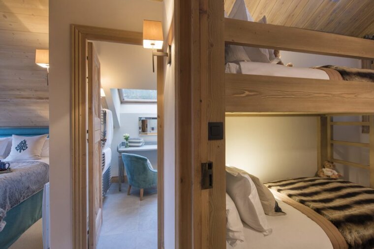 Valentine Chalet, Meribel - Belvedere family room