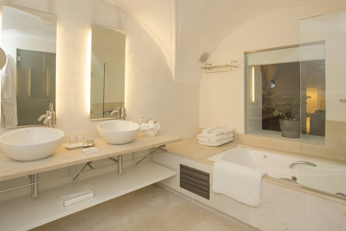Convent de la Missio Boutique Hotel, Palma bathroom