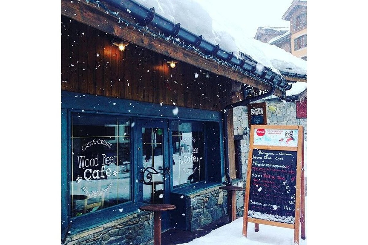 Wood Bear Cafe, Les Arcs 1950