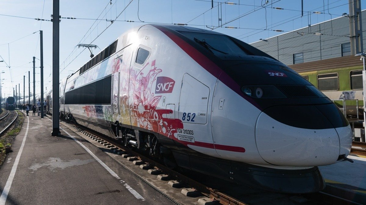 Le Train n°152 CC7100  Arbre BB8100 L.R.S Provence 