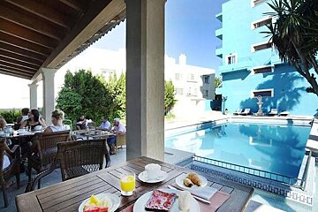 UR Portofino Hotel, Ciudad Jardín terrace