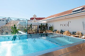 The word roof that is on a building