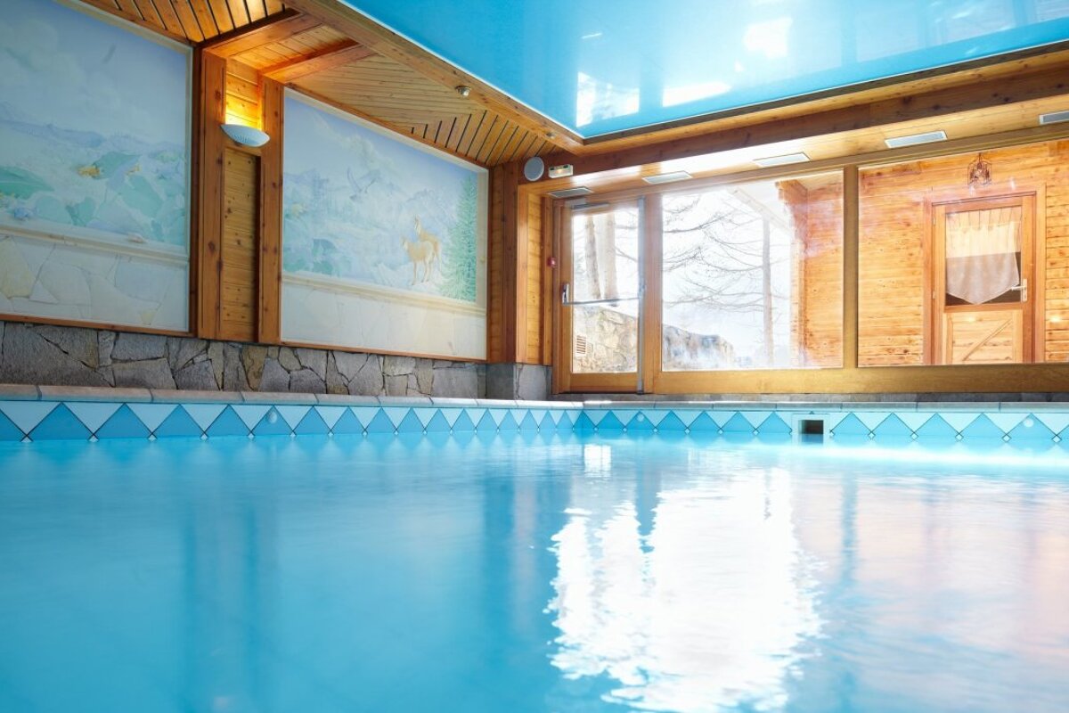 Les Cinq Mondes Spa, Les 2 Alpes pool