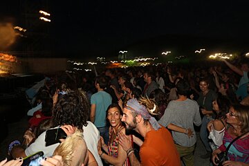 crowd at Manu Chao Las Dalias San carlos