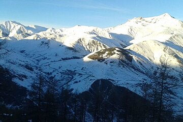 snowy peaks in la grave