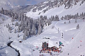 Looking down on Refuge L'Abricotine in the winter