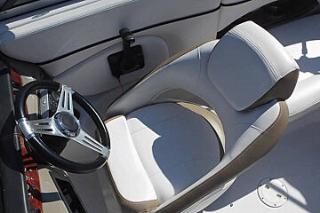 6 Person Motor Boat, Golfe-Juan cockpit