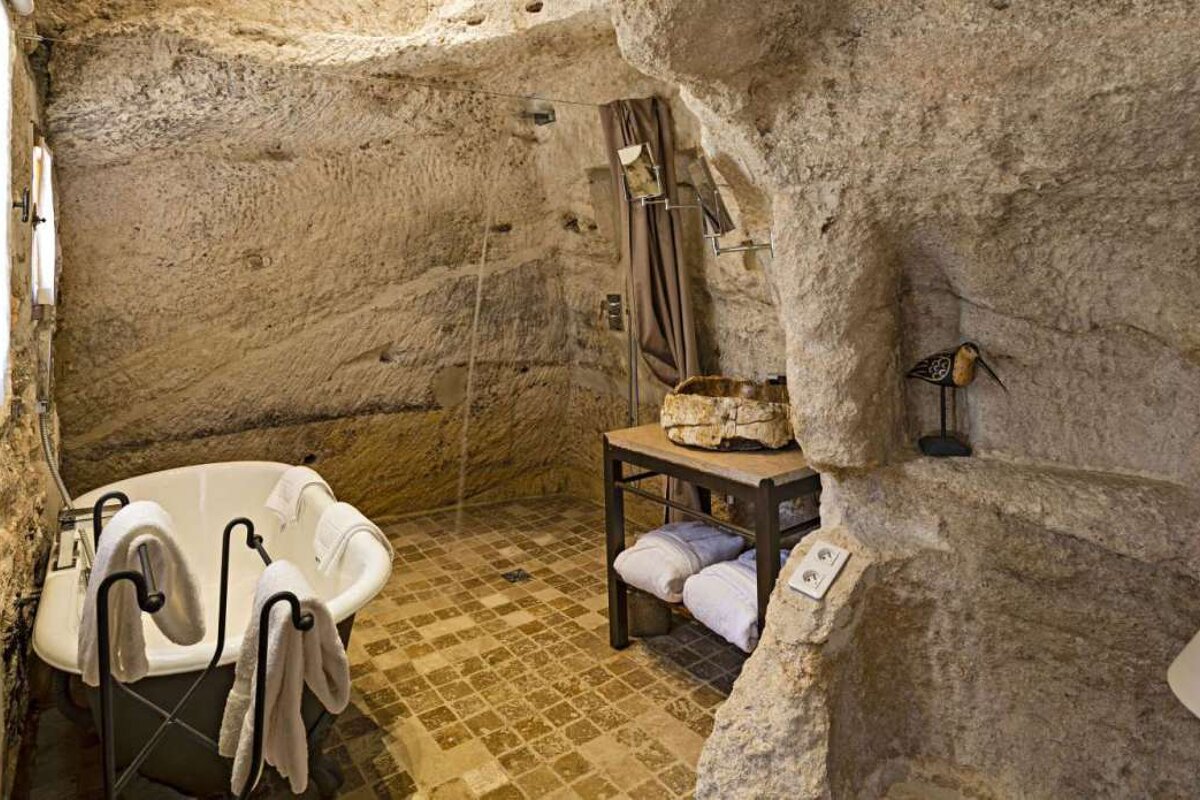 Le Mas d'Aigret Hotel, Les Baux bathroom