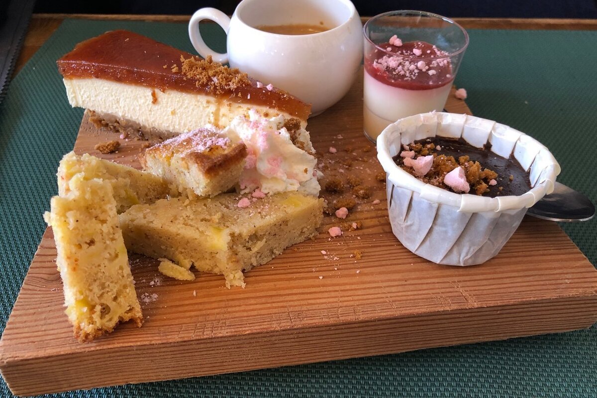 Wood Bear Cafe, Les Arcs 1950