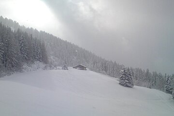 snow clouds in les arcs
