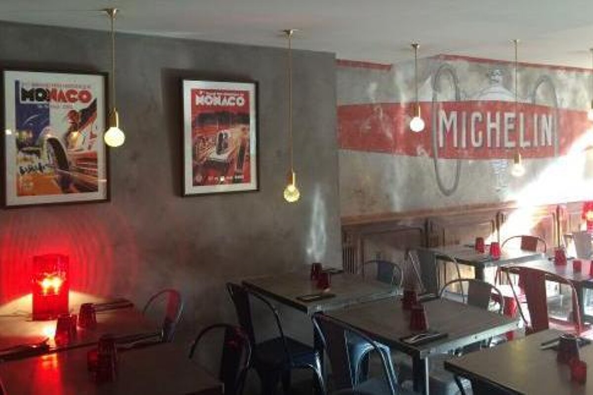 L'Agape, Avignon interior