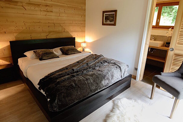 Mountain Whisper Chalet, Morzine double room