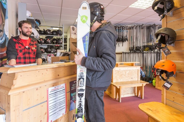 Skimium - Sport Emotion Diable Ski Hire, Venosc shop interior