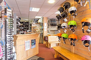 Skimium - Sport Emotion Diable Ski Hire, Venosc shop interior